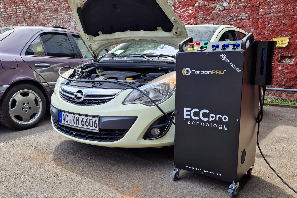 Professionelle Motorkur mit Engine Carbon Cleaner!