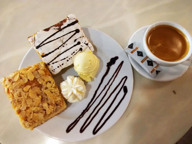 OecherDeal prsentiert das Eiscafe Goethe mit einem Apfelstrudel