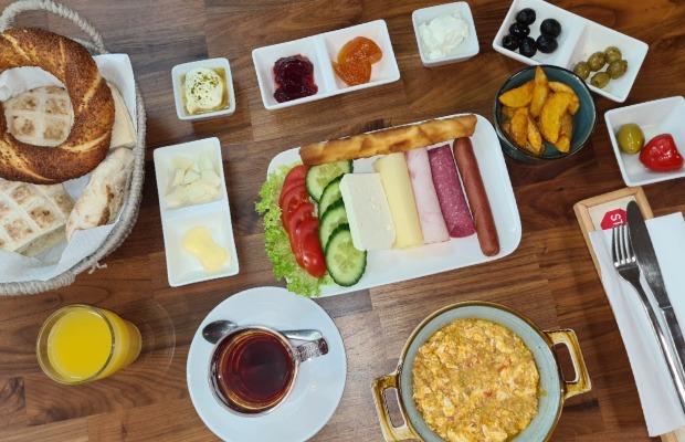 OecherDeal pr�sentiert das Fr�hst�ckscafe Deluxe