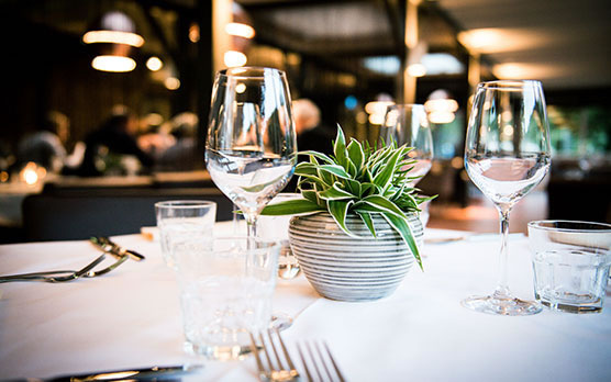 Heute Auf Oecherdeal Geniesse Ein Grossartiges Vier Gange Menu Im Historisch Romantischen Landgut Overste Hof Mitten Im Naturschutzgebiet Fur Nur 29 50 Statt 44 Euro